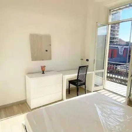 Ave G.p. With Balcony * نابولي