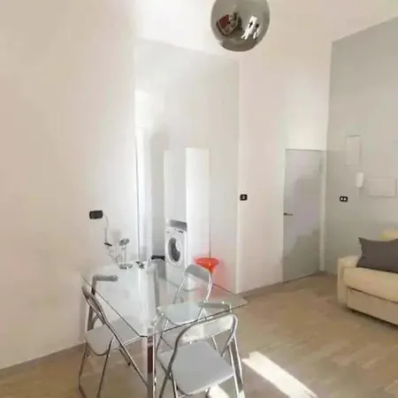 Ave G.p. With Balcony * نابولي